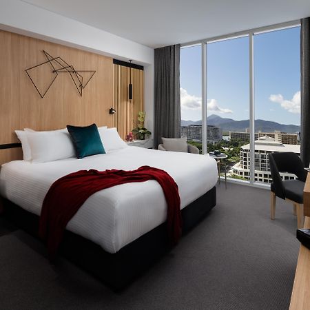 Crystalbrook Bailey Otel Cairns Dış mekan fotoğraf A room at the Hotel