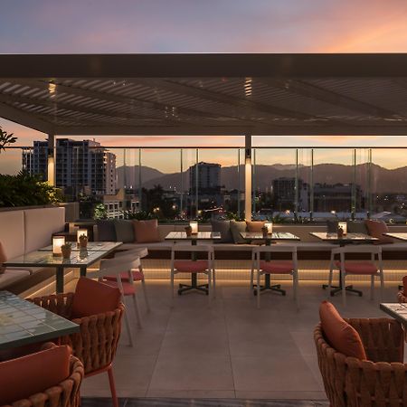 Crystalbrook Bailey Otel Cairns Dış mekan fotoğraf The rooftop bar