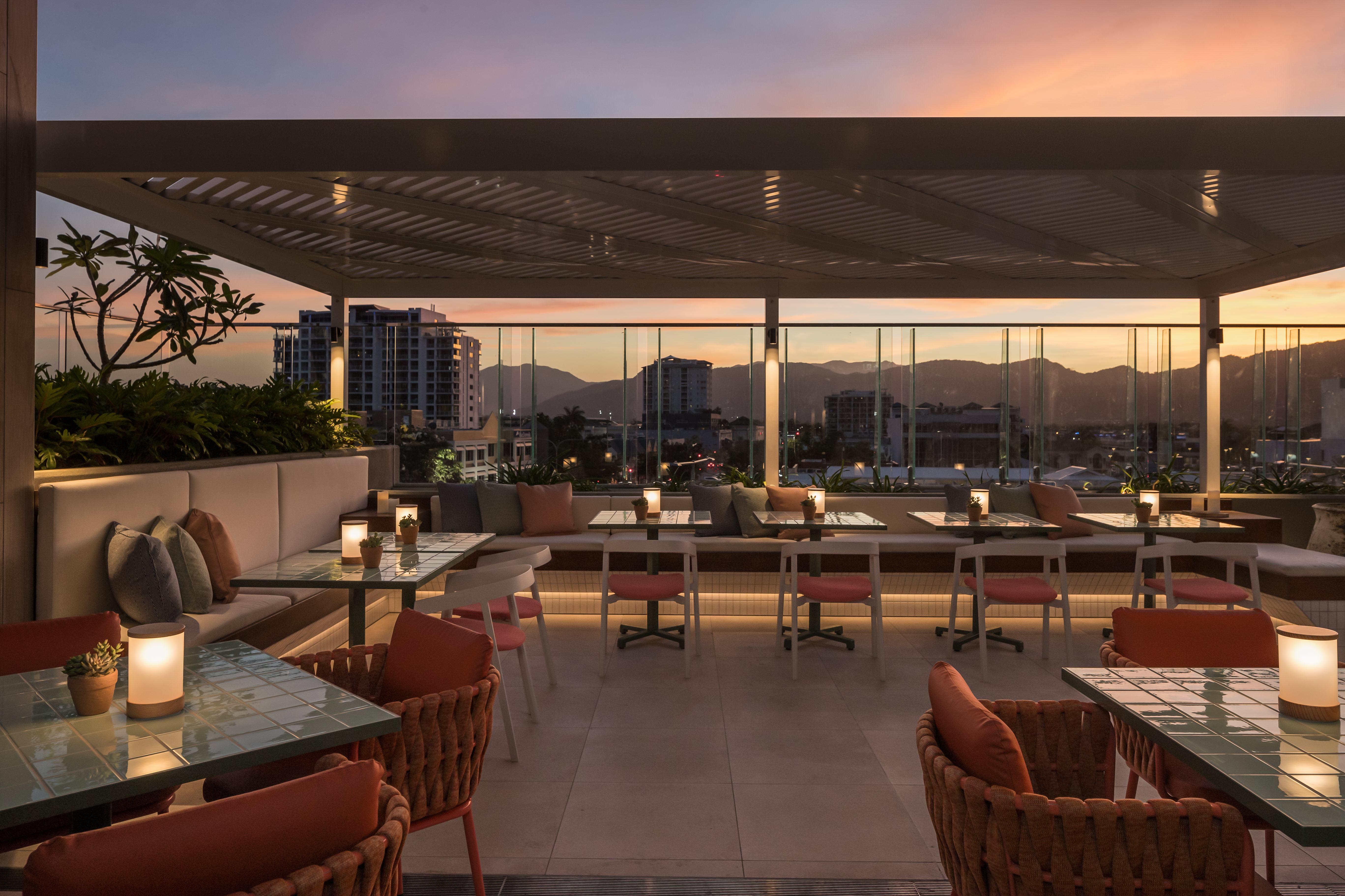 Crystalbrook Bailey Otel Cairns Dış mekan fotoğraf The rooftop bar