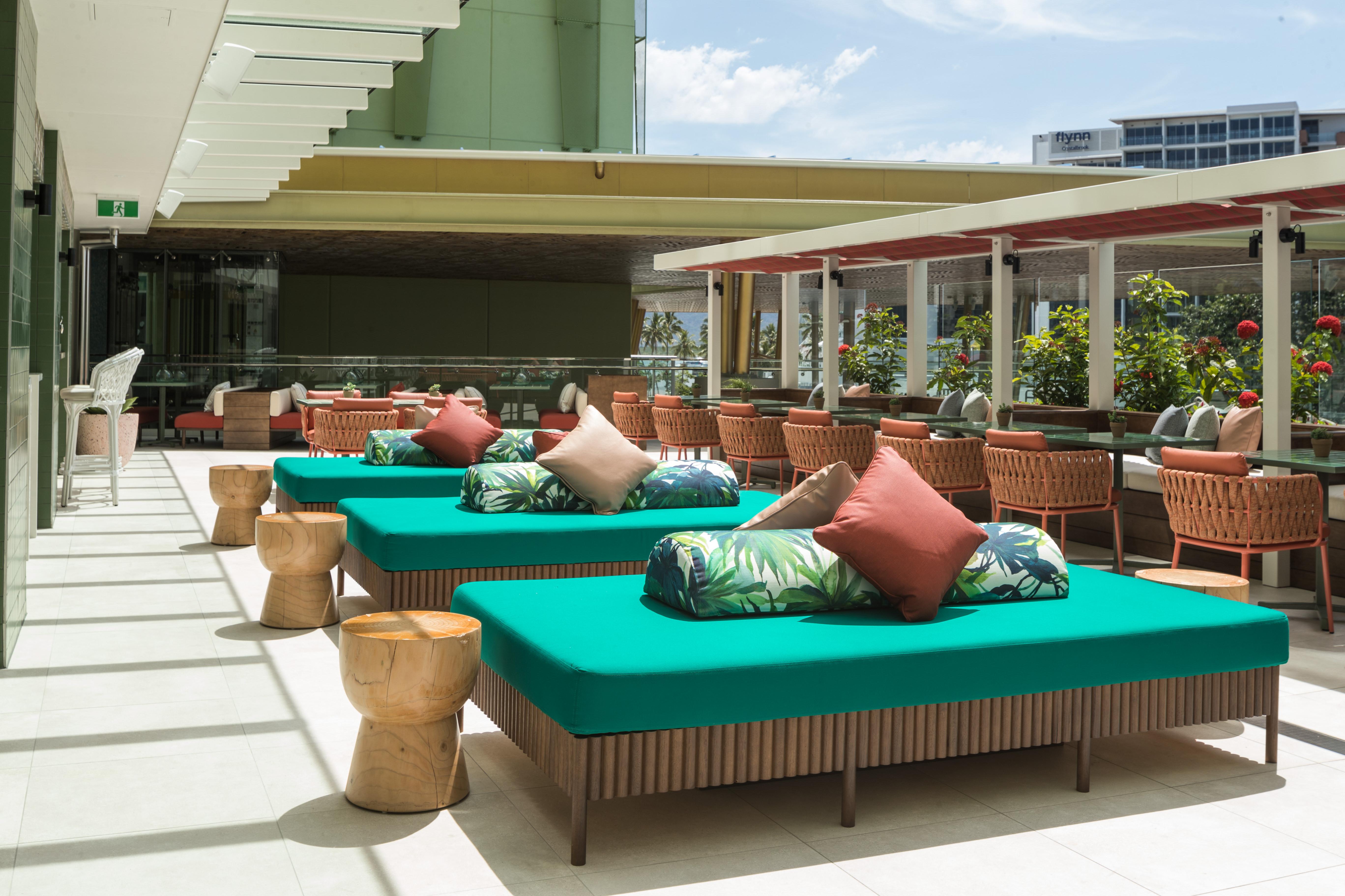 Crystalbrook Bailey Otel Cairns Dış mekan fotoğraf The rooftop bar at the hotel