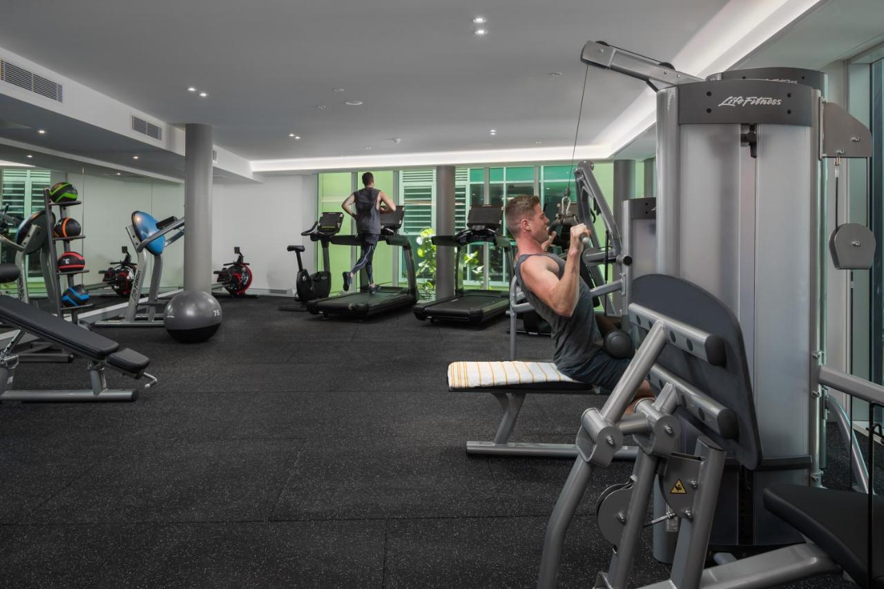 Crystalbrook Bailey Otel Cairns Dış mekan fotoğraf The gym at the hotel